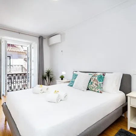 Stunning 2bdr In Chiado By Lovelystay Лиссабон