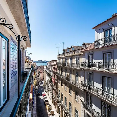 Apartamento Stunning 2bdr In Chiado By Lovelystay *