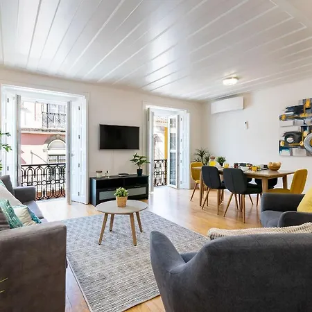 Apartment Stunning 2bdr In Chiado By Lovelystay