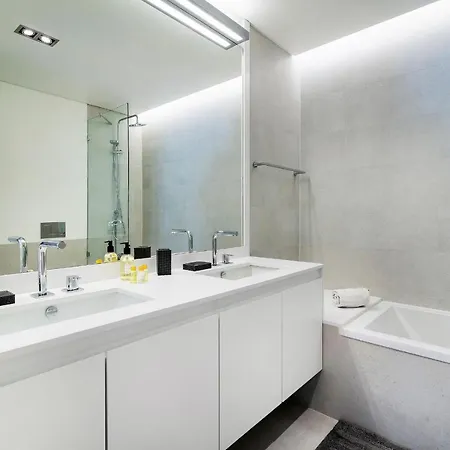 Apartment Stunning 2bdr In Chiado By Lovelystay *