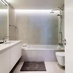 شقة Stunning 2bdr In Chiado By Lovelystay Lisboa