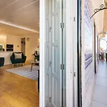 Stunning 2bdr In Chiado By Lovelystay